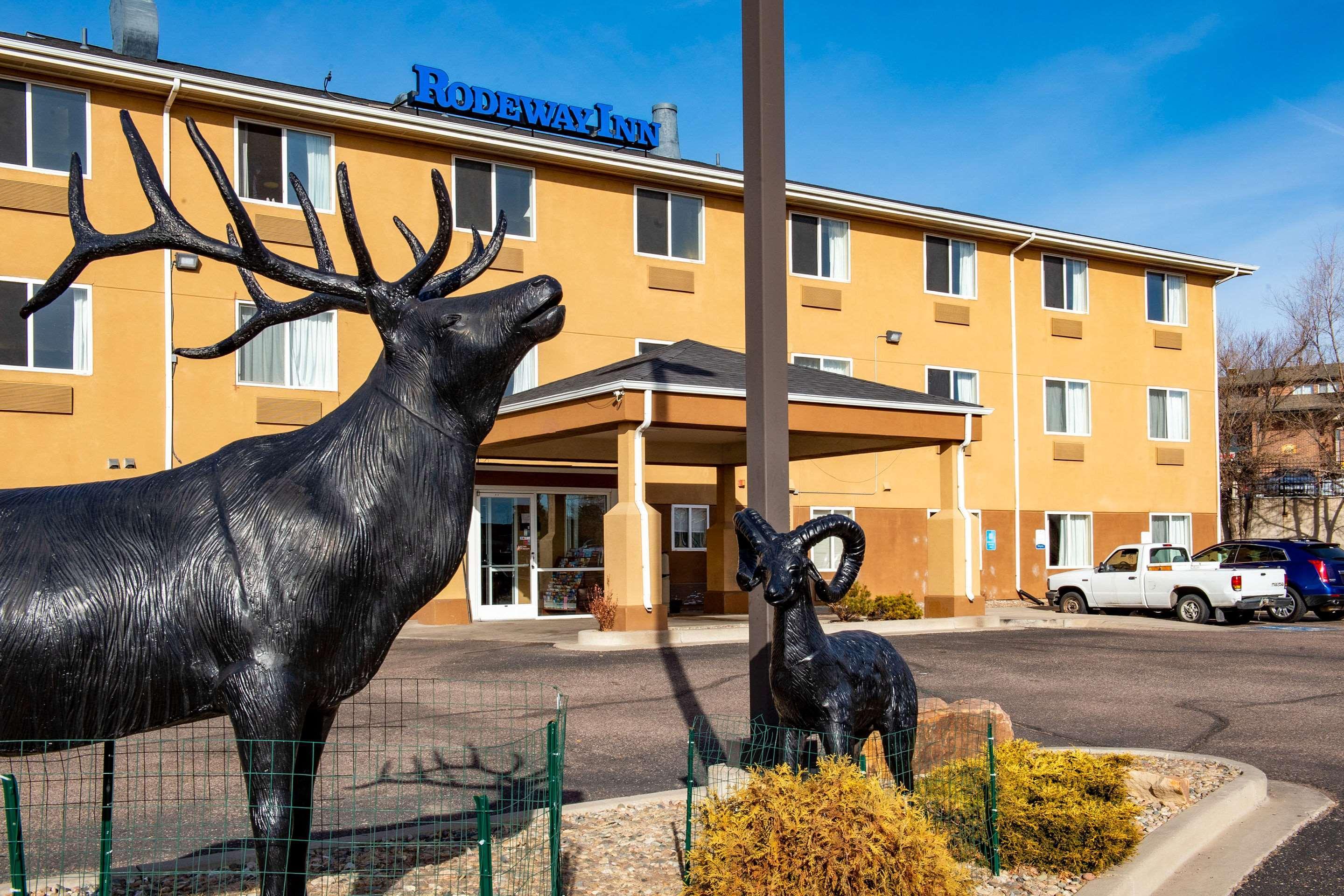 Rodeway Inn Central Colorado Springs Exterior photo